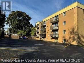 Building Photo - 2035 University Ave W