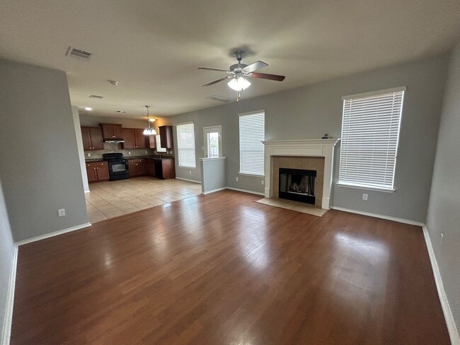 Building Photo - Spacious Midway ISD Home