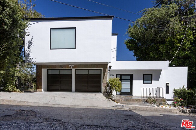 Foto del edificio - 1734 Crisler Way