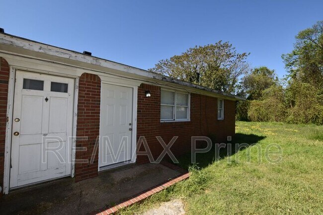 Foto del edificio - 7923 Thompson Rd
