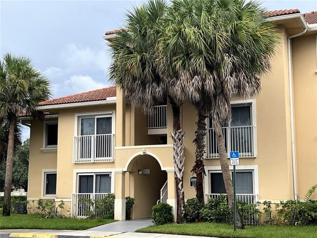 Building Photo - 9905 Westwood Dr