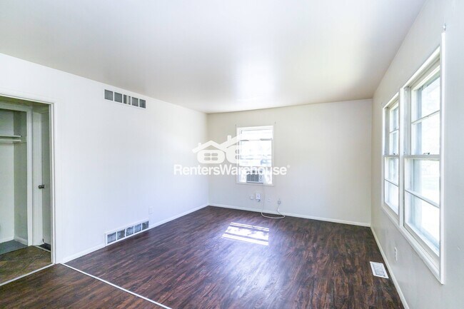 Foto del edificio - 7707 E 50th Terrace