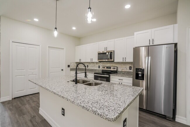 Building Photo - 1829 Manitoba Ct