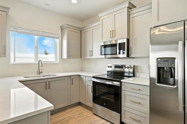 Building Photo - Brand New Home!