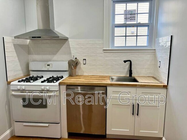 Photo - 10 Union Ave Apartment