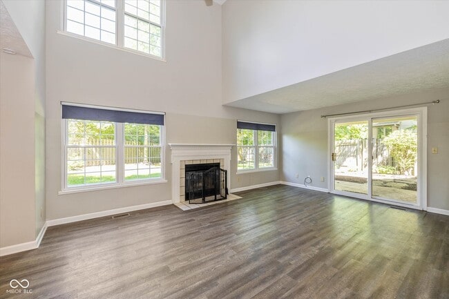 Foto del edificio - 10838 Geist Woods Ln