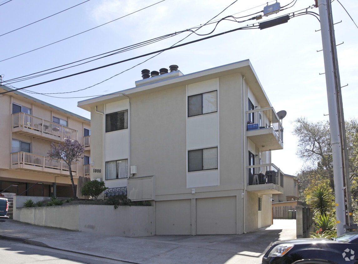 Building Photo - 1000 6th St