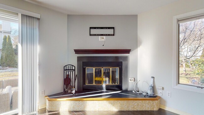 Foto del edificio - 65 Wolfpit Ave