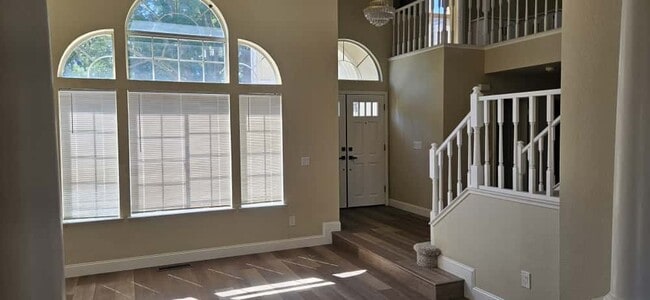Building Photo - 270 Camelot Dr