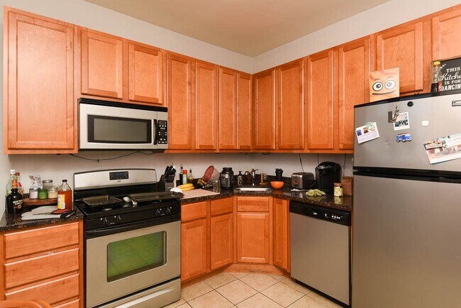 Foto del edificio - 1358 W Barry Ave