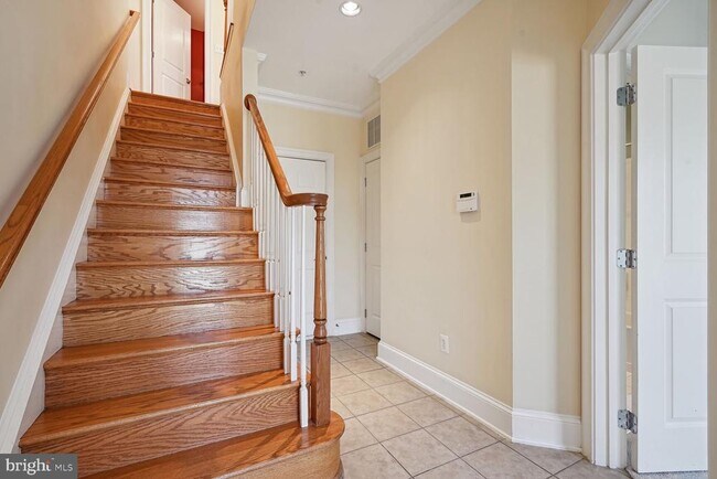 Building Photo - 1701 Potomac Greens Dr
