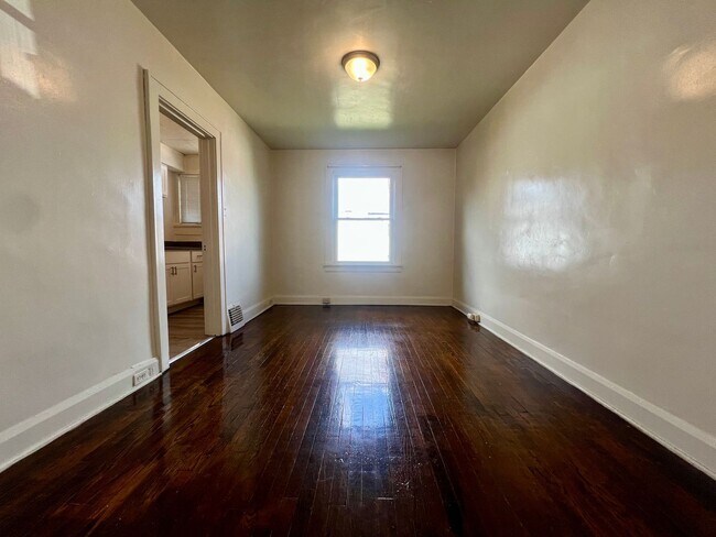 Foto del edificio - Beautiful 2BR Duplex in a Great Oakland Lo...