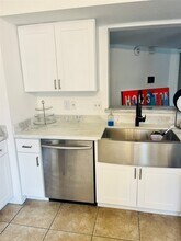 Building Photo - 2011 Spenwick Dr