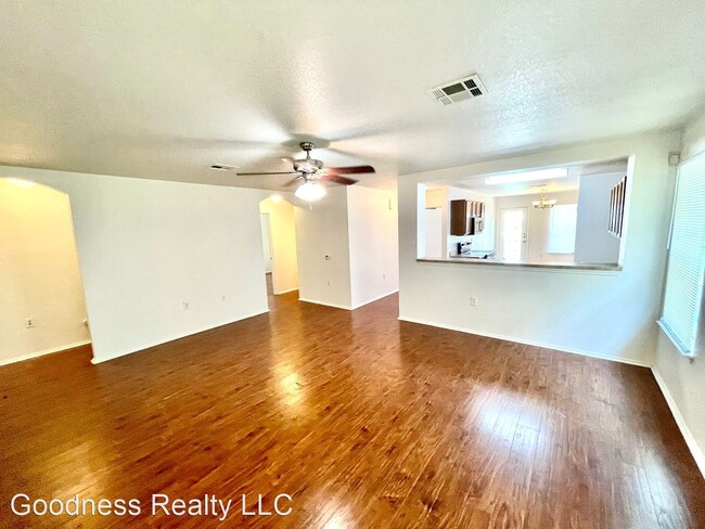 4 br, 2 bath House - 1401 Coriander Dr. photo'