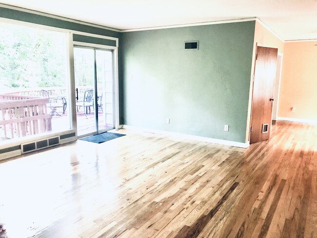 Building Photo - 705 Morningside Dr