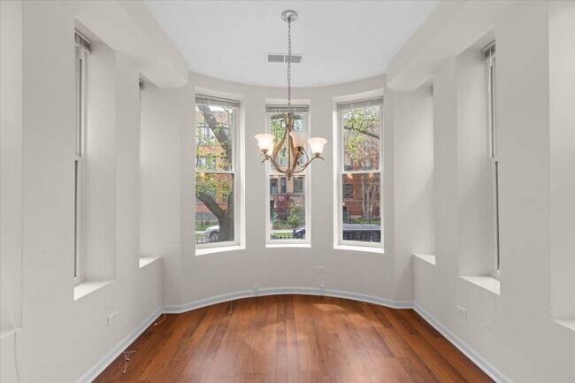 Building Photo - 7717 N Marshfield Ave