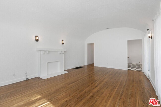 Foto del edificio - 1293 S Sycamore Ave