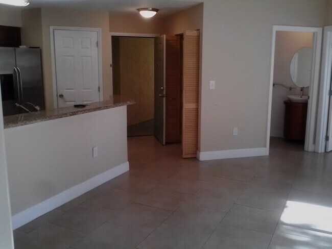 Foto del edificio - 2445 SW 18th Ter