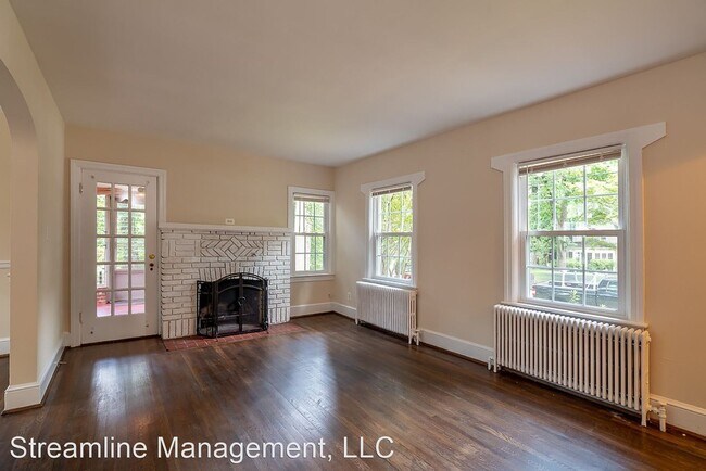 Foto del edificio - 4 br, 3 bath House - 6500 Utah Avenue, NW