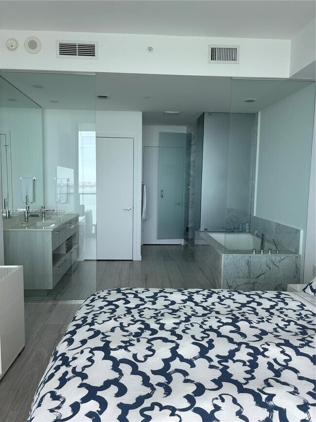 Foto del edificio - 480 NE 31st St