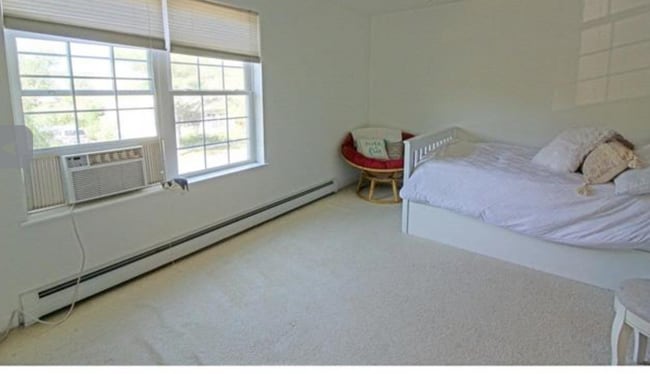 Building Photo - 207 Farmall Dr