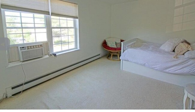 Foto del edificio - 207 Farmall Dr