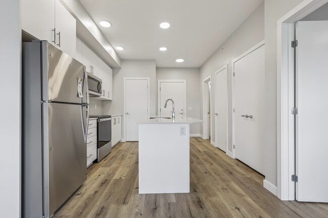 Building Photo - Evoke