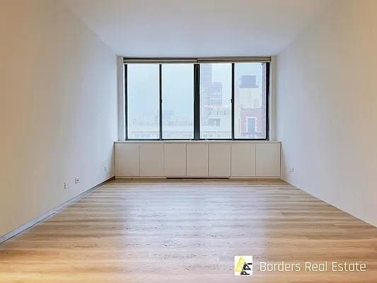 Building Photo - 127 E 30th St