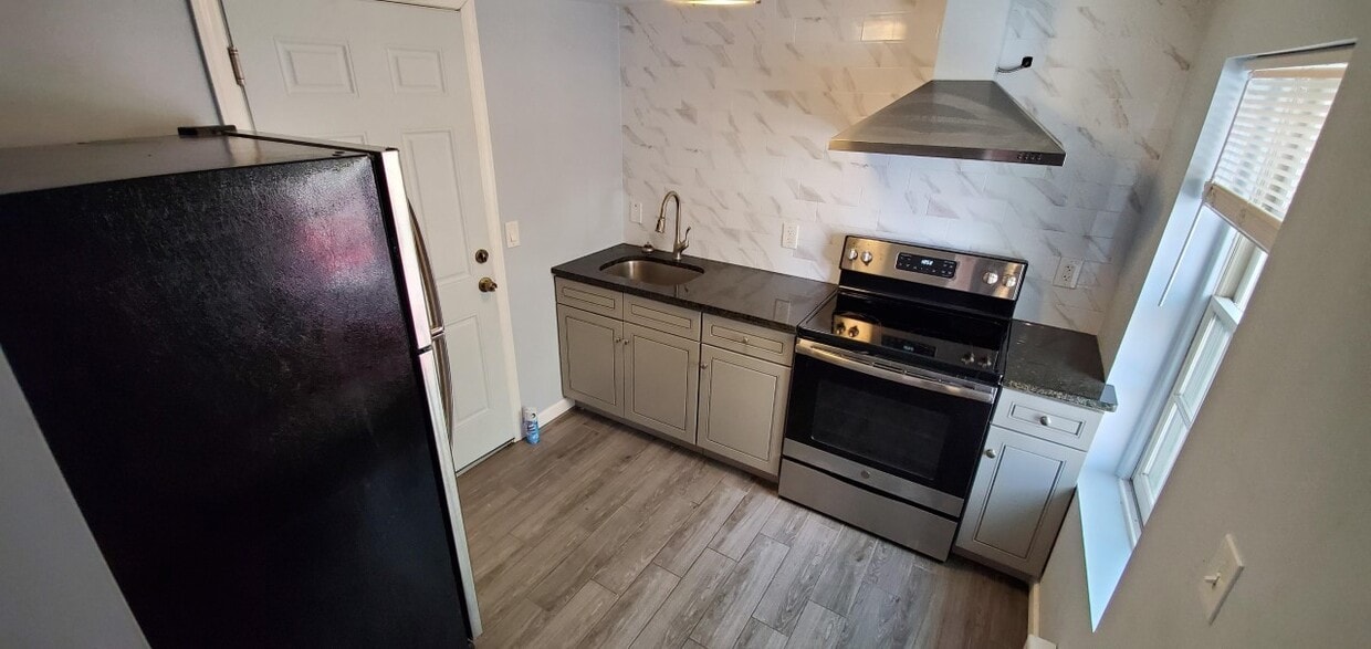 Primary Photo - 1442 Lombard St