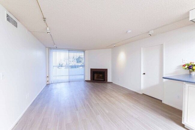 Foto del edificio - 2 Bedroom unit in Los Angeles