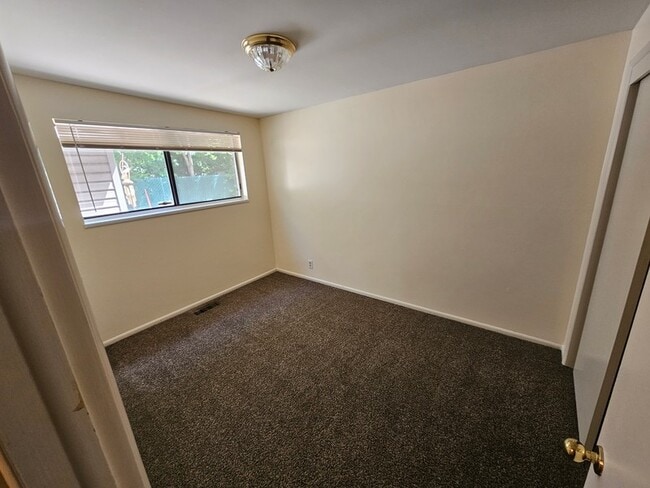 Building Photo - 1730 E 3990 S