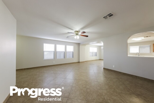 Building Photo - 10610 W Louise Dr