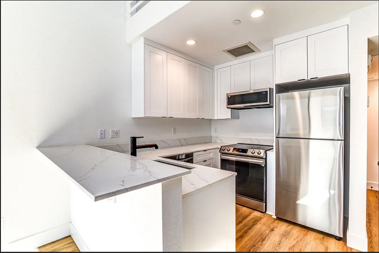 Building Photo - Girard Ave