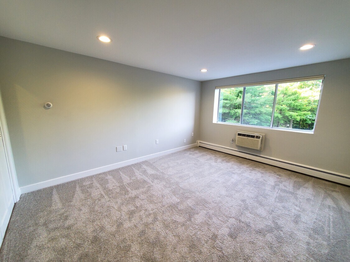 13 St, Stoneham, MA 02180 Rentals in Stoneham at 13 St