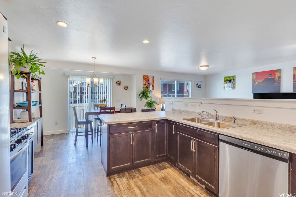Primary Photo - 3 br, 2 bath Townhome - 5178 West Koppers ...