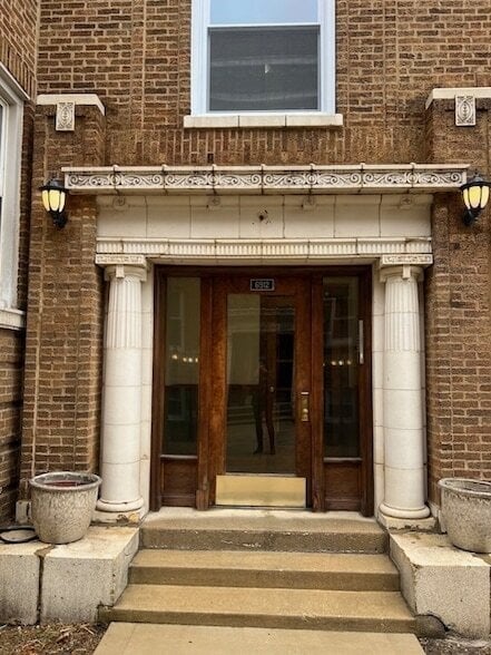 Foto del edificio - 6912 N Lakewood Ave