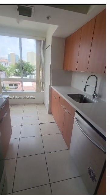 Foto del edificio - 2501 Douglas Rd