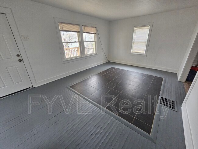 Building Photo - 288 Kryder Ave
