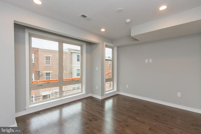 Building Photo - 908 S 21st St