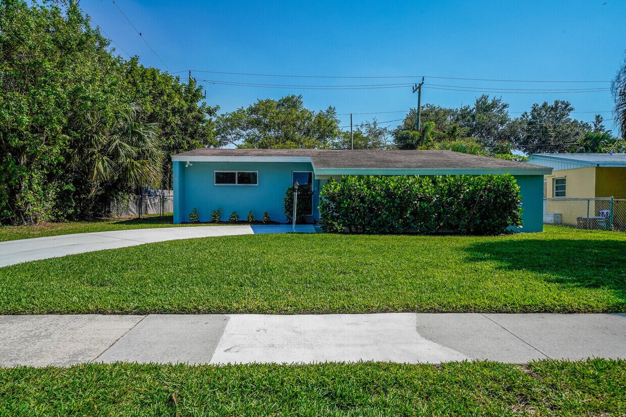 Foto principal - 4158 Rochester St