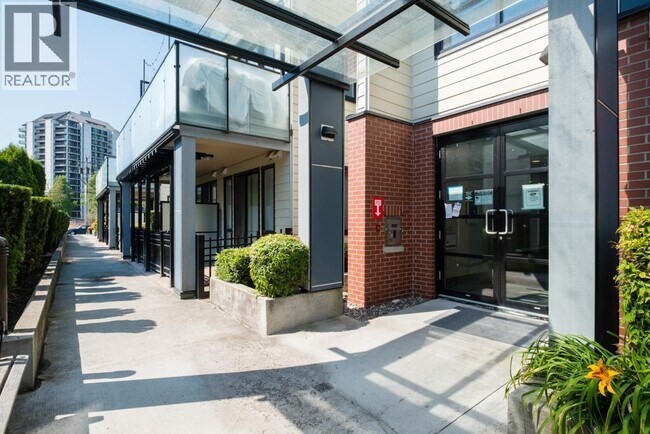 Photo du bâtiment - 6533 McKay Ave