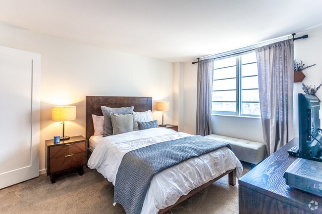 Southgate Towers Luxury Rentals photo'