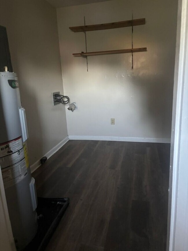Foto del edificio - 312 Wood Haven Dr