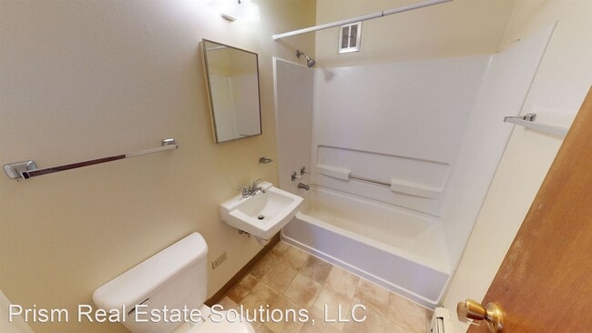 Building Photo - 405 S 26th St