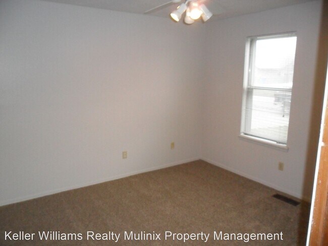 Building Photo - 3 br, 2 bath House - 1807 Oakhollow Drive