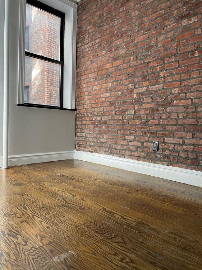 Foto del edificio - 250 E 33rd St