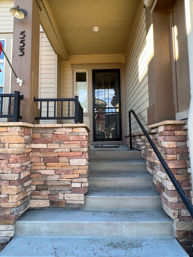 Foto del edificio - Check out this 3/bed 2.5/bath townhome in ...