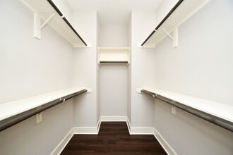 Building Photo - 1146 Wycliffe Dr