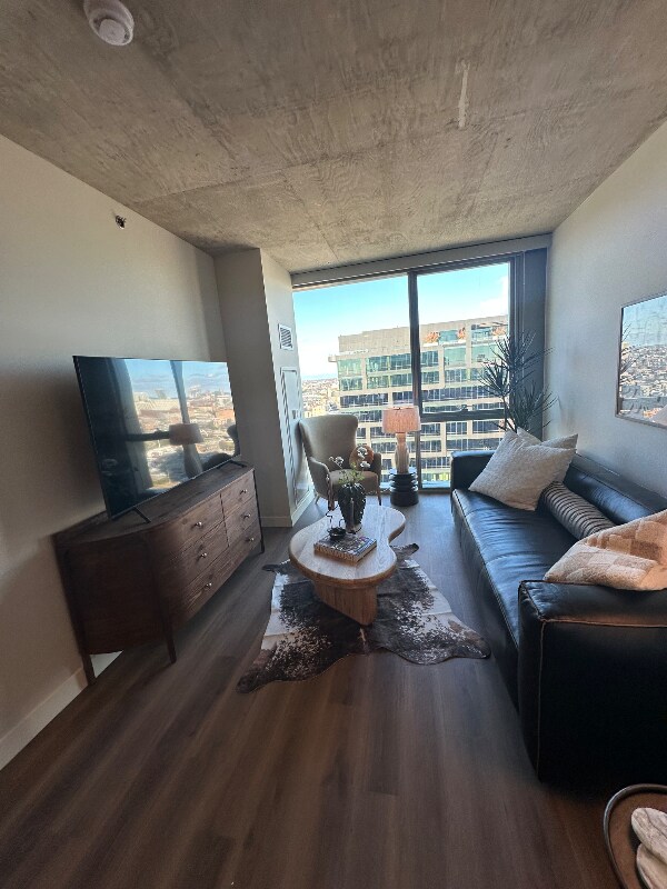 Photo - 315 N May St Apartment