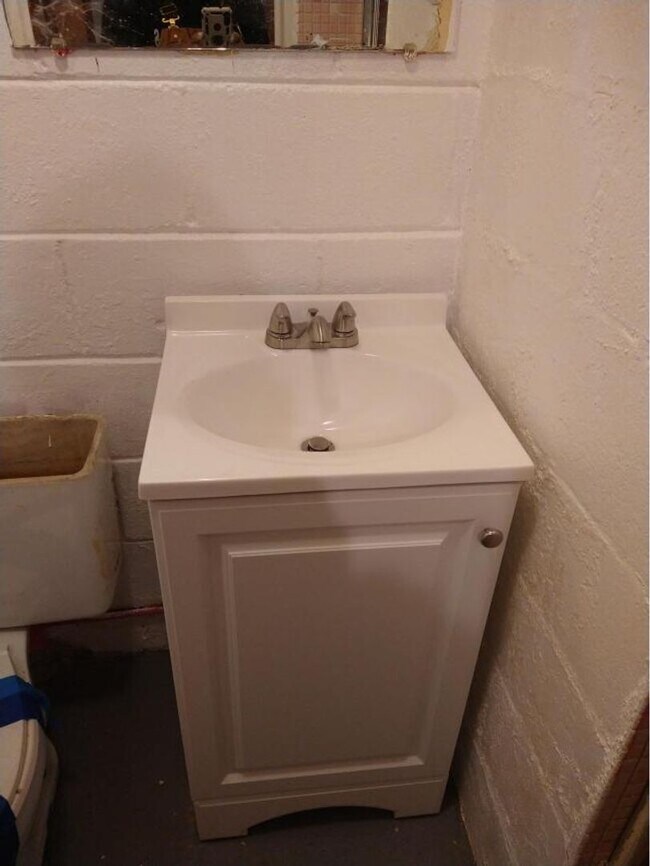 Foto del edificio - 3 bedroom 1.5 bath newly updated